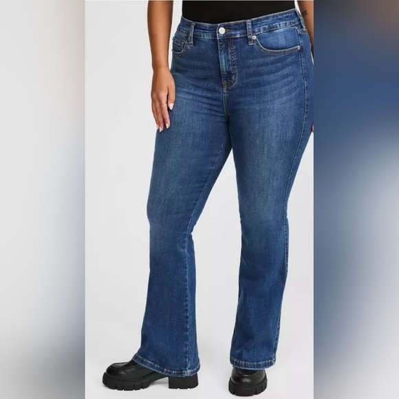 Torrid TRIO JEANS 22W & 28 $30/ Per Pair - Picture 2 of 3